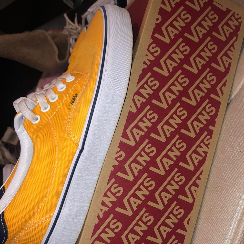 Vans - Picture 1 of 2